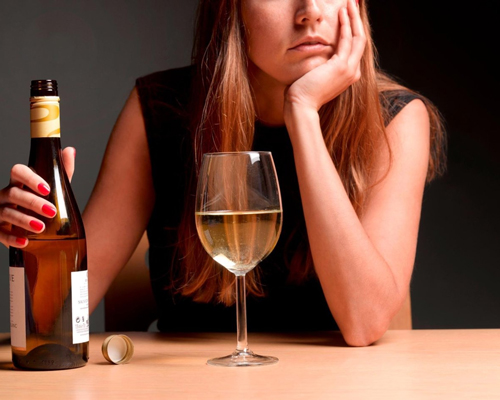 Анонимное лечение женского алкоголизма в Алексине